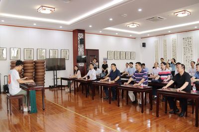 黃岡師范學(xué)院黨委書(shū)記王立兵一行來(lái)訪 共促教育文化交流新篇章